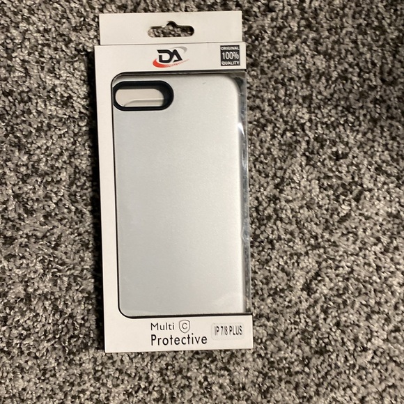 NWOT Phone cases ⭐️ - Picture 5 of 12